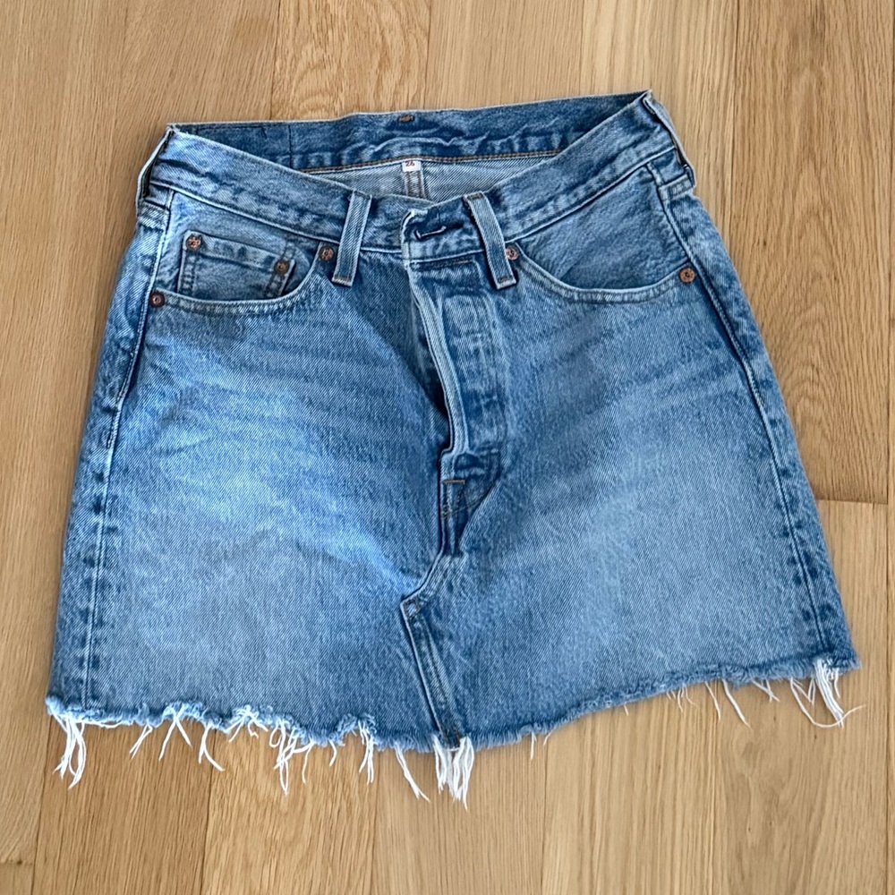 Levi’s vintage mini skirt